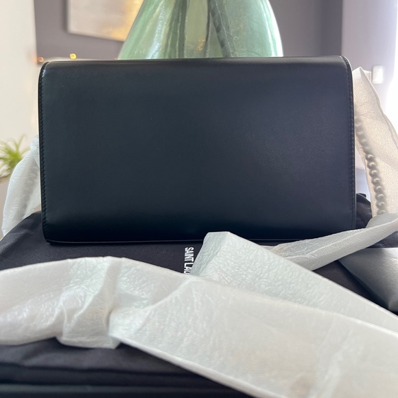 New Saint Laurent Cassandre Envelope Large Wallet On Chain - Picture 8 of 13